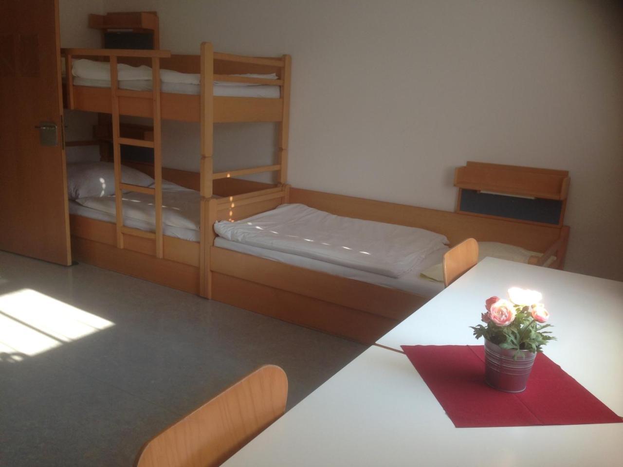Hostel Obertrum Екстер'єр фото